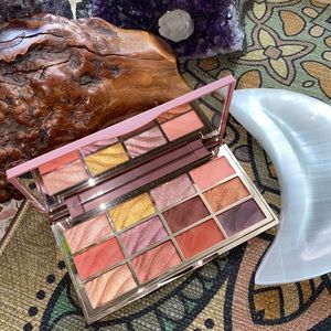 Ciaté London The Velvet Palette eyeshadow